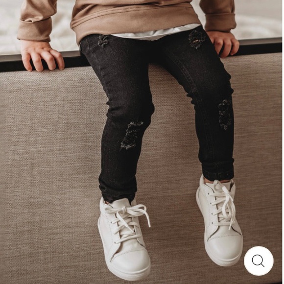 Distressed Jeans- black 4T - Picture 2 of 9